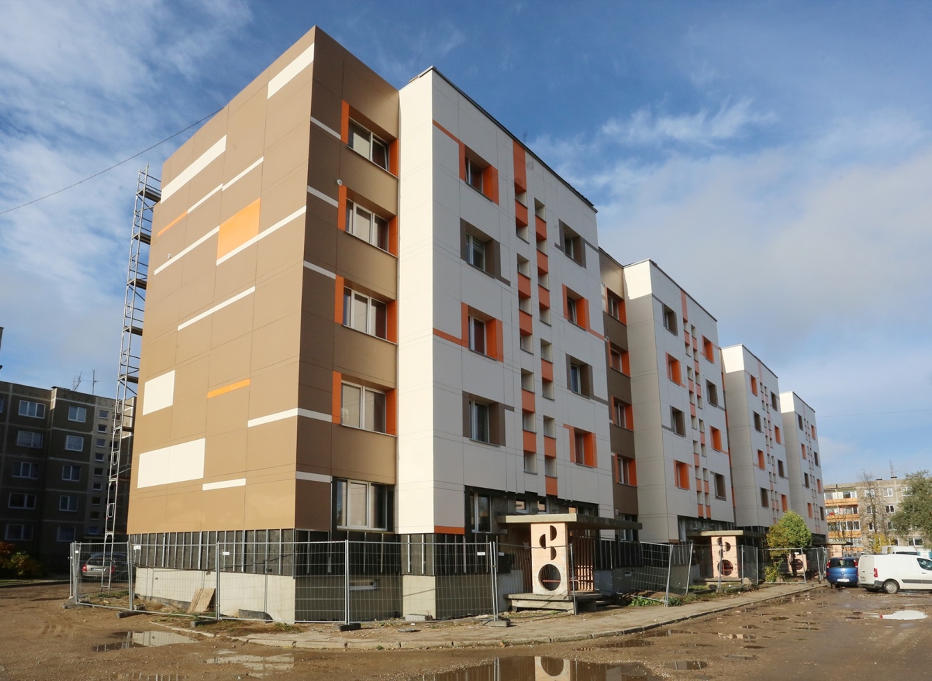 Lietuvoje jau ne pirmus metus įgyvendinant daugiabučių namų atnaujinimo (modernizavimo) programą, renovacijos mastai nelėtėja