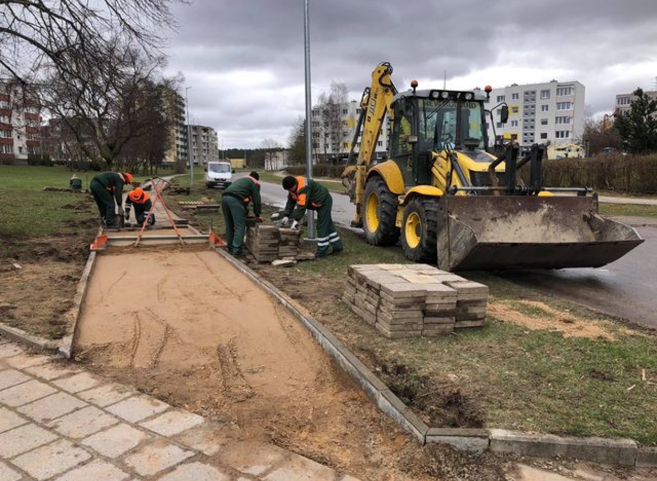 Pivonijos mikrorajone atnaujinami šaligatviai