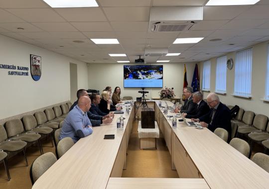 „N2“ fizikas: net smarvė ar sprogimas gali sudominti vaikus ... mokslu