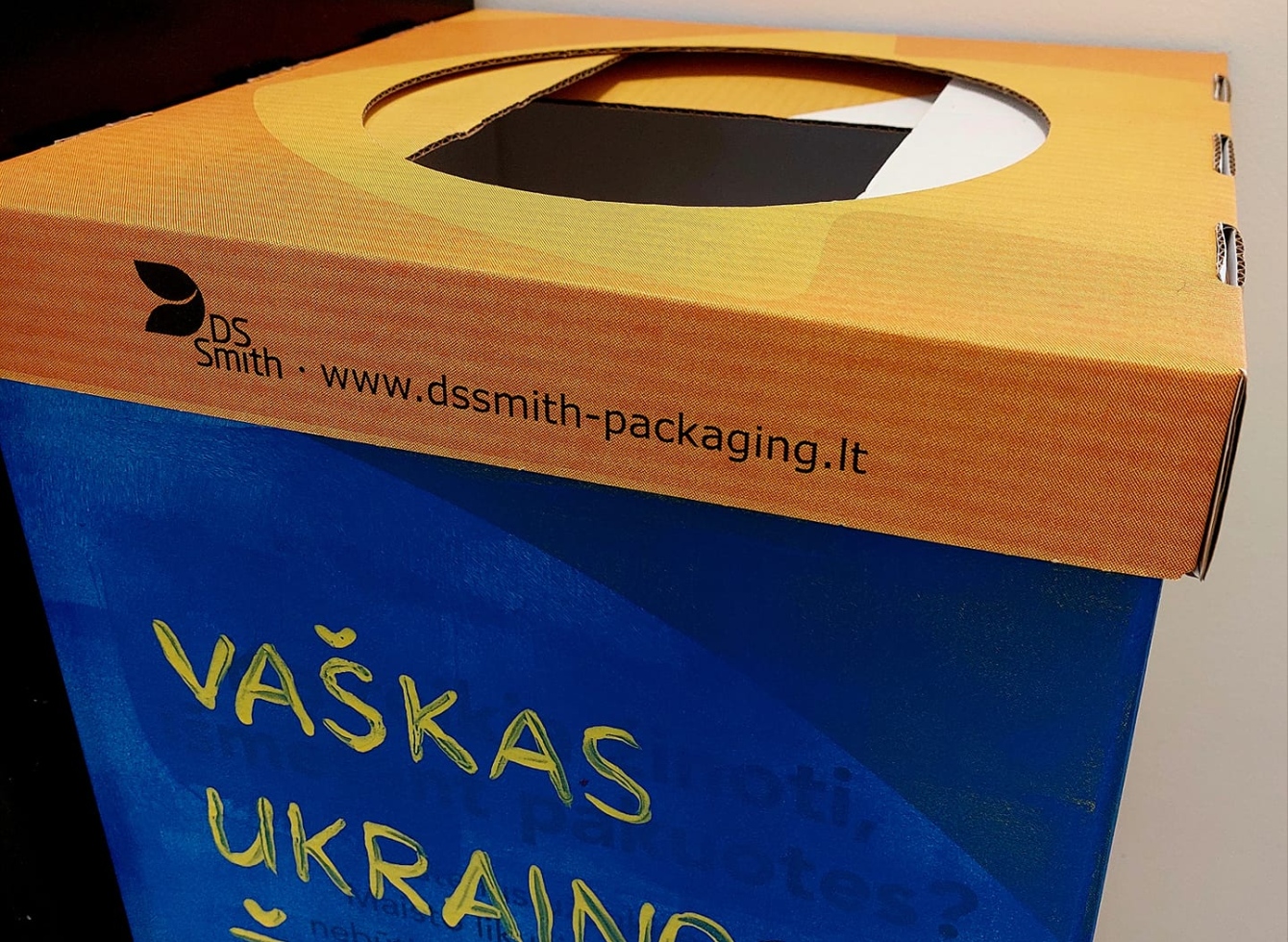 Žvakių gamybai skirtų medžiagų rinkimo dėžė
