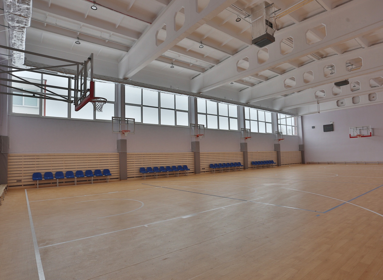 Sugrįžtančių mokinių laukia atnaujinta sporto salė ir rūbinė