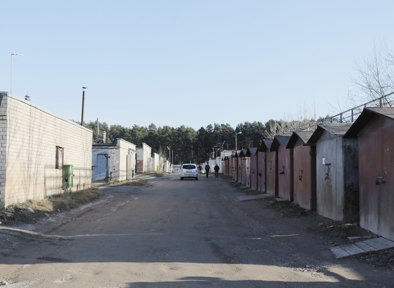 Kelias į garažus