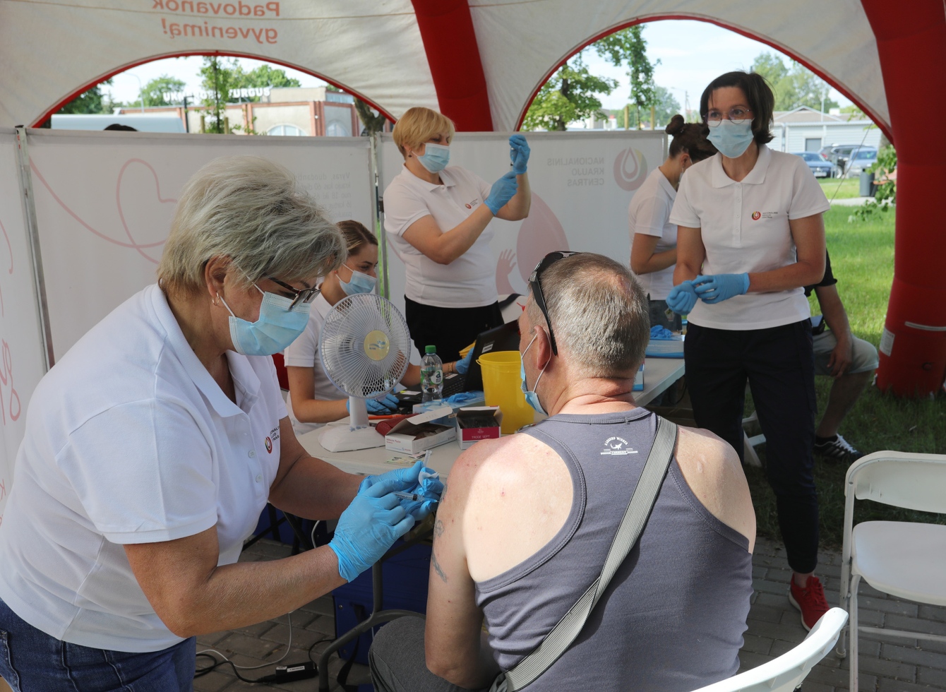 Savivaldybės ir Nacionalinio kraujo centro organizuotoje akcijoje paskiepyti 405 asmenys