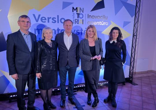 Mentorystės programos dalyviai...