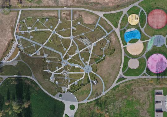 Keraminiai Ukmergės Kalėdų paukščiai „išskrido“ puošti kitų erdvių