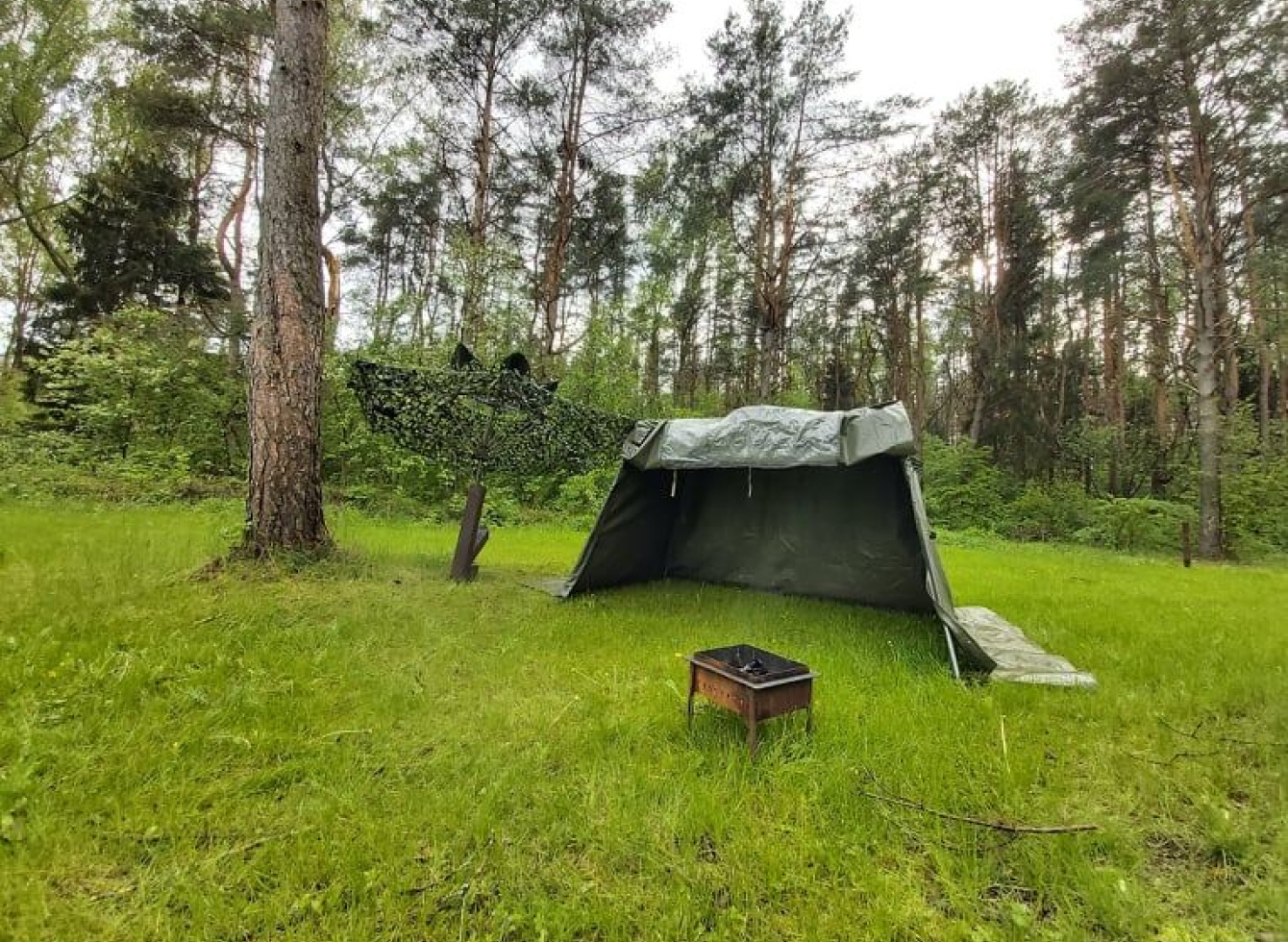 Klubas „Miško broliai“ kviečia lankytojus į kareivišką kempingą