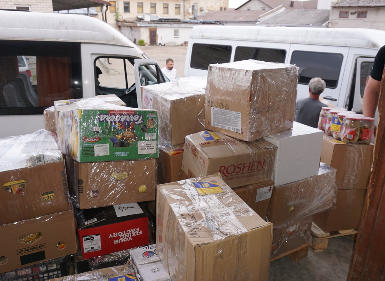 Parama Ukrainai - dėžės su humanitarine pagalba