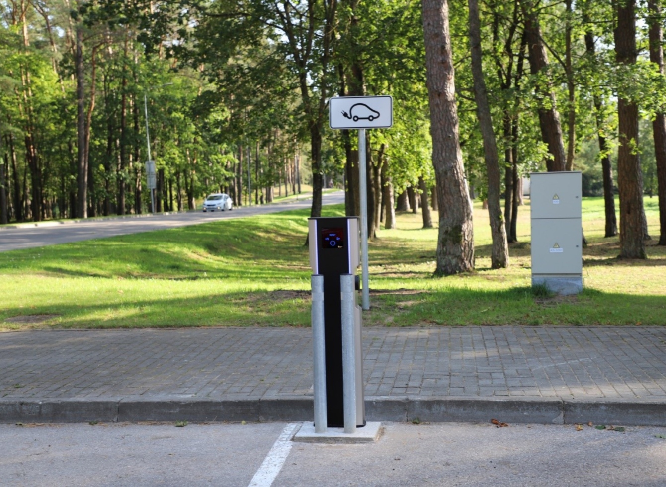 Elektromobilių įkrovimo aikštelė