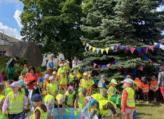 Eglutės laistymo akimirka