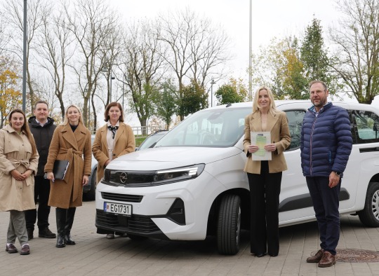 Krizių centro gyventojams – naujas elektromobilis, padėsiantis pasiekti reikalingą pagalbą