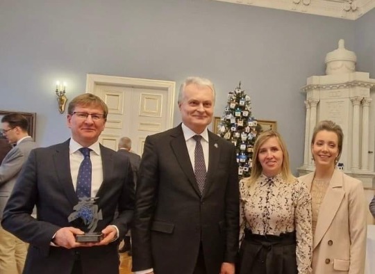 Apdovanoti VšĮ „Užimtumo namai“ atstovai