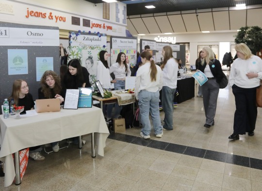 7-oji mokomųjų mokinių bendrovių eXpo Ukmergėje: jaunimo idėjos virsta realiais sprendimais