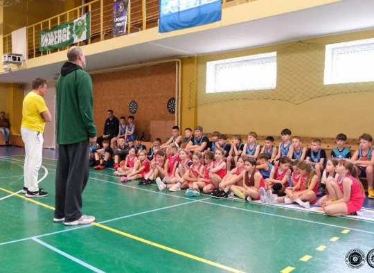 Ukmergėje lankėsi krepšinio legendos