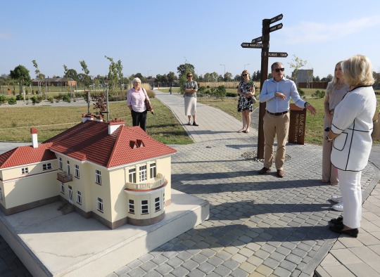 „Mini Lietuva“ parką Ukmergėje papuošė pirmosios miniatiūros