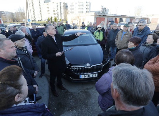 Ar kelias į garažus bus sutvarkytas? Sprendimas – bendruomenės rankose