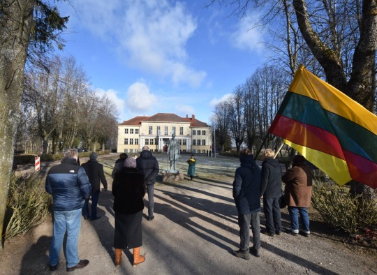 A. Smetonos tėviškėje pagerbti Nepriklausomybės akto signatarai ir pirmasis Lietuvos valstybės Prezidentas