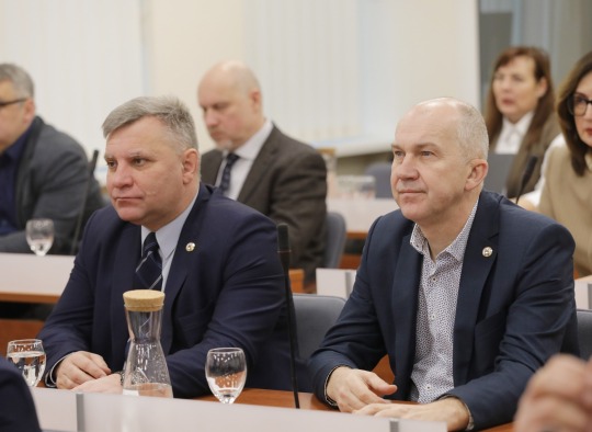 Posėdžio akimirkos