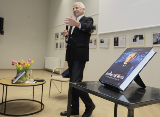 Knygos „Diplomatinė misija: nuo Skuodo iki Baltųjų rūmų“ pristatymo akimirkos