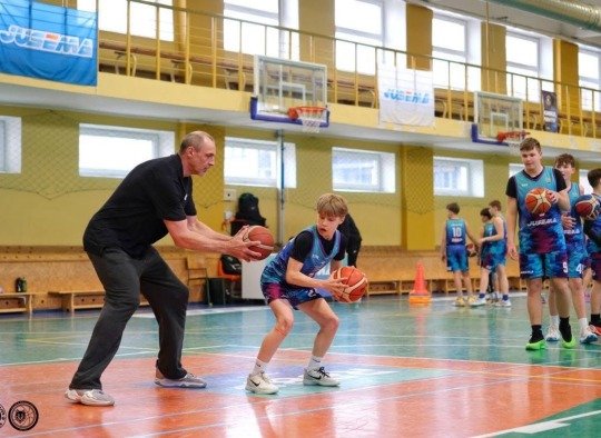 Ukmergėje lankėsi krepšinio legendos