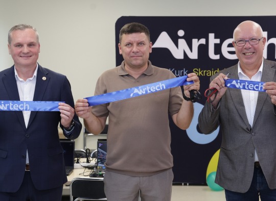 Ukmergėje atidarytas „Airtech“ dronų valdymo mokymų centras – kviečia į užsiėmimus ne tik vaikus,  bet ir suaugusiuosius