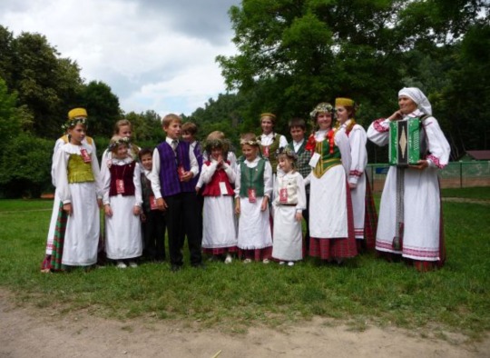 UKC Sližių skyriaus vaikų ir jaunimo folkloro ansamblis