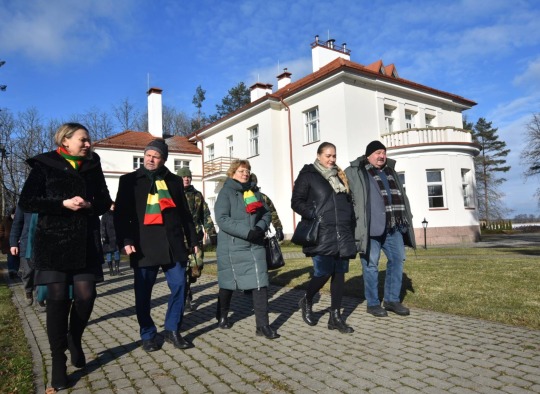 A. Smetonos tėviškėje pagerbti Nepriklausomybės akto signatarai ir pirmasis Lietuvos valstybės Prezidentas