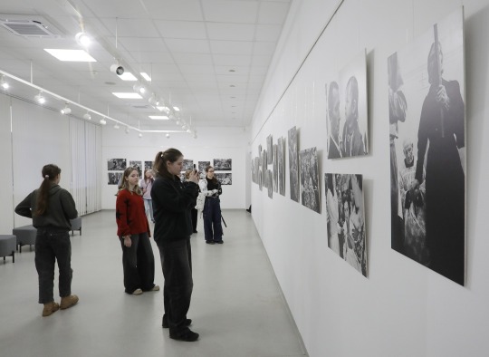 Fotomenininko Romualdo Požerskio darbų parodos pristatymo akimirkos