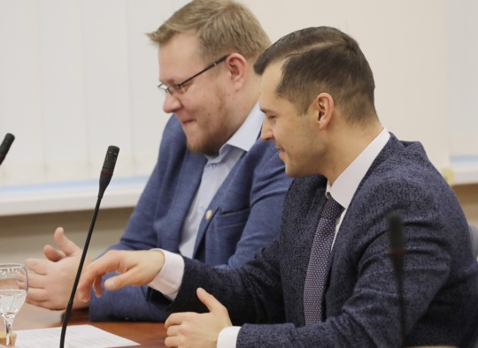 Posėdžio akimirkos