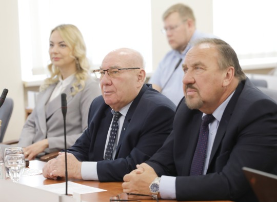Posėdžiavo Ukmergės rajono savivaldybės taryba