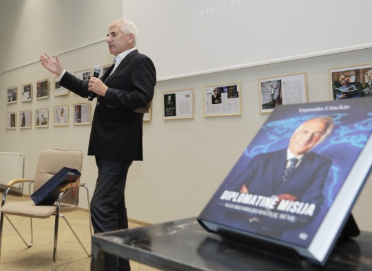Knygos „Diplomatinė misija: nuo Skuodo iki Baltųjų rūmų“ pristatymo akimirkos