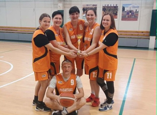 Tradicinėse seniūnijų sporto žaidynėse – atkaklios kovos ir bendrystės dvasia
