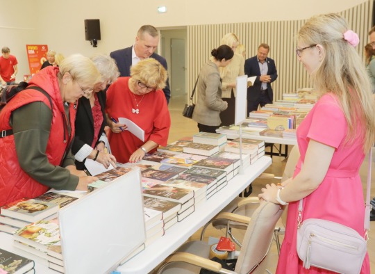 Ukmergėje įvyko knygų mugė „Aš tik pažiūrėsiu“
