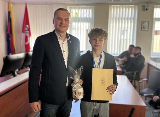 Jaunųjų krepšininkų sveikinimų akimirkos